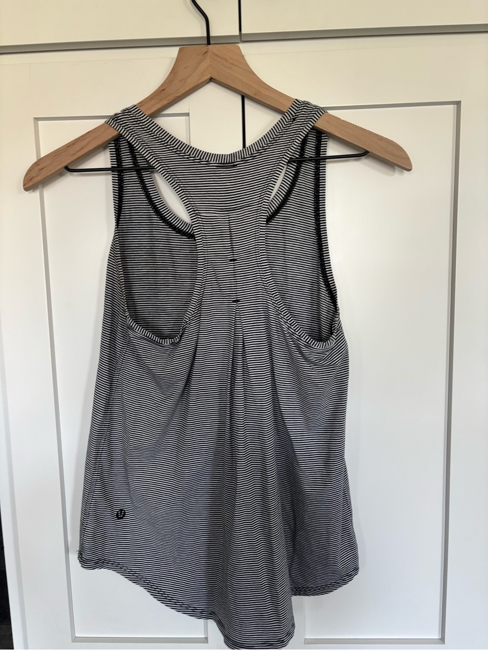 Lululemon 4 Black & White Striped Racerback Tank - Picture 2 of 4